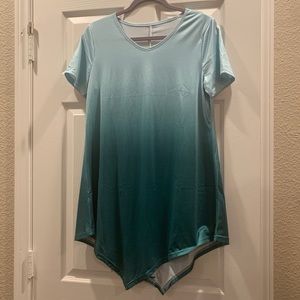 Like new Ombré Handkerchief Hem Top